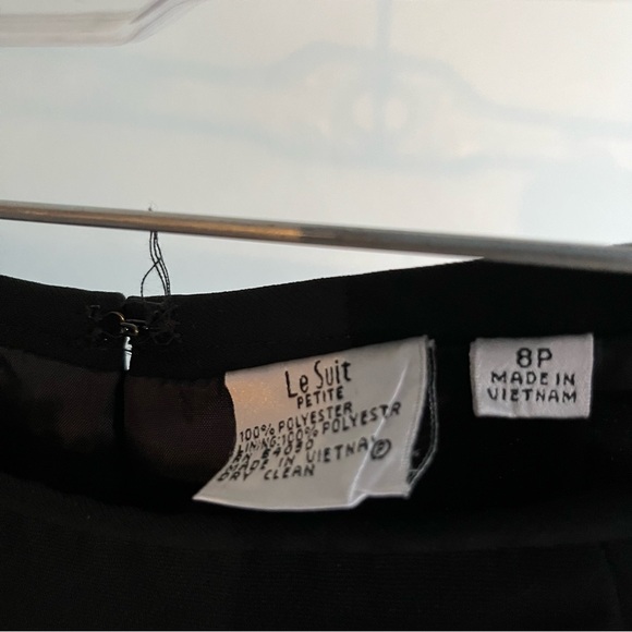 Le Suit Blazer Skirt Suit Set Sz 8P 2 Piece EUC Women’s - Picture 8 of 8